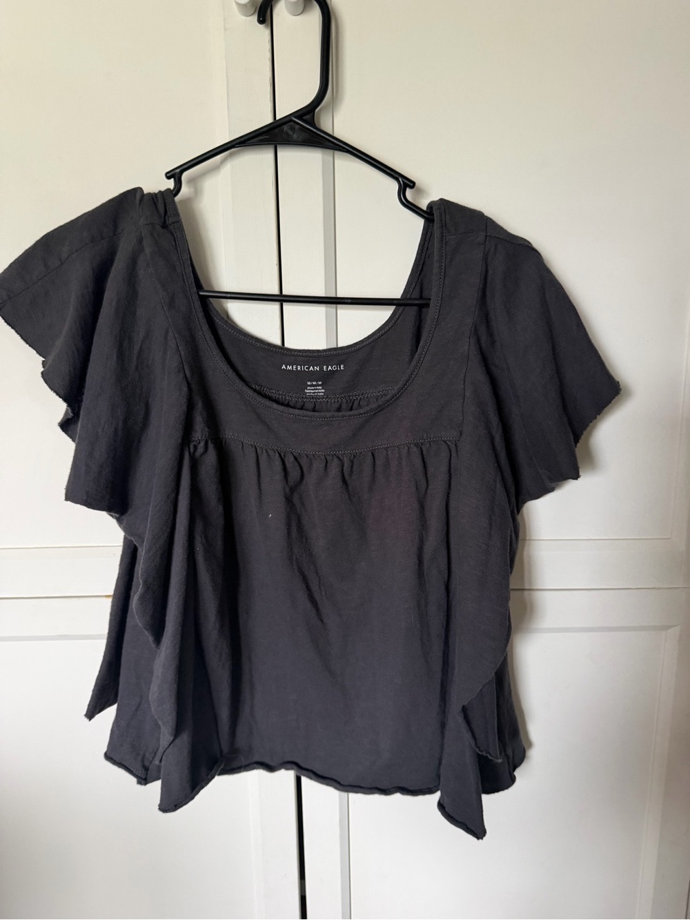 American Eagle Outfitters Grey Scoop Neck Flutter Sleeve Top